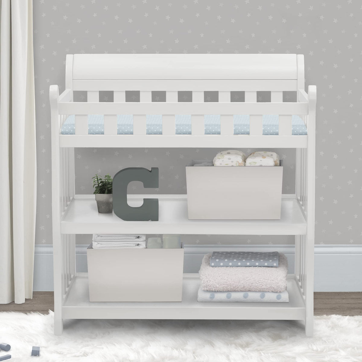 White Changing Table with Changing Pad V934